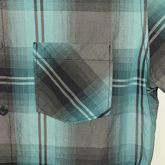 **4/$20 TEES** Men's Tony Hawk Plaid Button Down Shirt Size Small LOT G - Picture 3 of 4